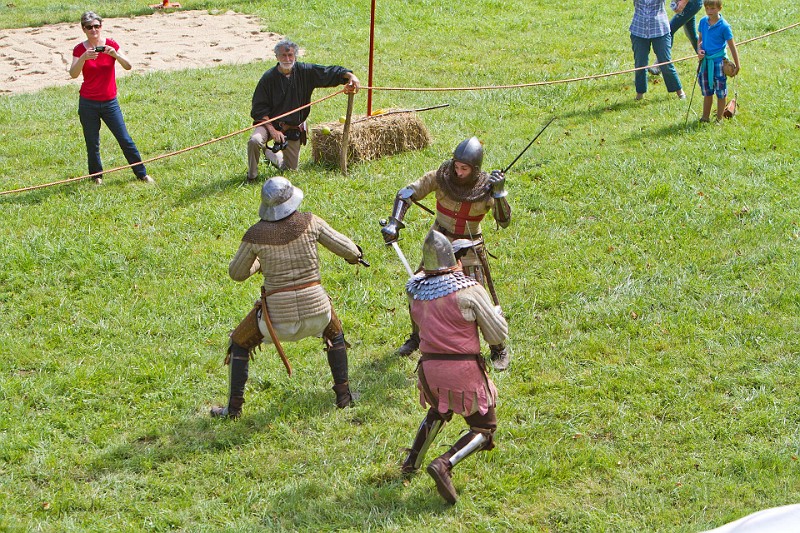 2014-08-16-Festival-Médiéval-au-Castrum-de-Pommyers-067.jpg